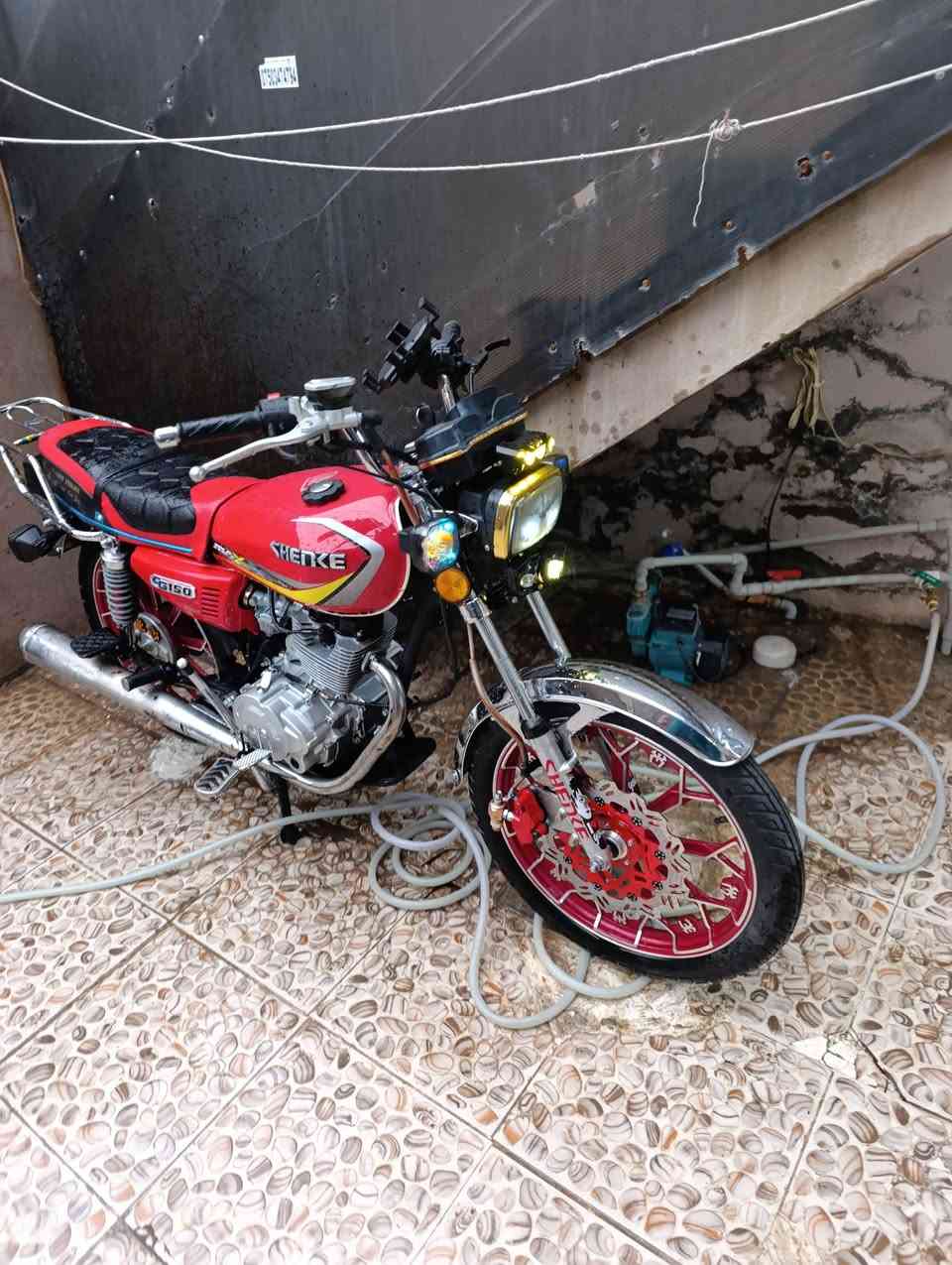 دراجه جديده 24منفيس اصلي
كامله كيج سلف كهربا كلو شغال ✅
هه ولير ➡اربيل 585 الف بها حق جيه
*********** وتس
