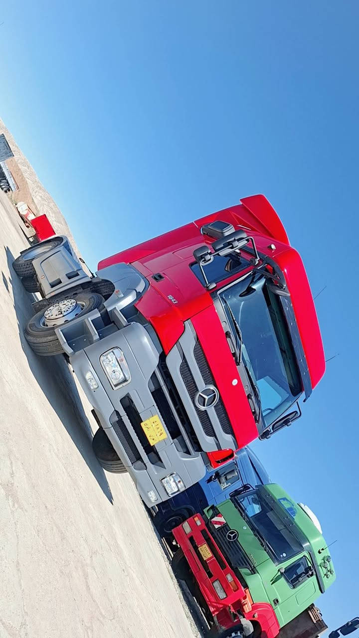 بسم الله الرحمن الرحيم 
مارسدس اكسور تاك ويل دبل قماره راس تريله فقط للبيع 
موديل  2007. حجم محرك . 18.43
 مواصفات . تبريد تايدر 5 طقات . كير كهربائي . ثلاجه داخل. محور قصير . كاسيحه زعانف اسبايدرات . طخم تاير 
كير محرك اكسن شاصي قماره مكفول كفاله عامه شرط 
رقم دهوك تحويل مباشر . نيضام جديد راس فقط 
السعر 250 معا مجال 
عنوان معرض هوار طريق دهوك موصل جمبور عميريه 
***********
***********
***********
