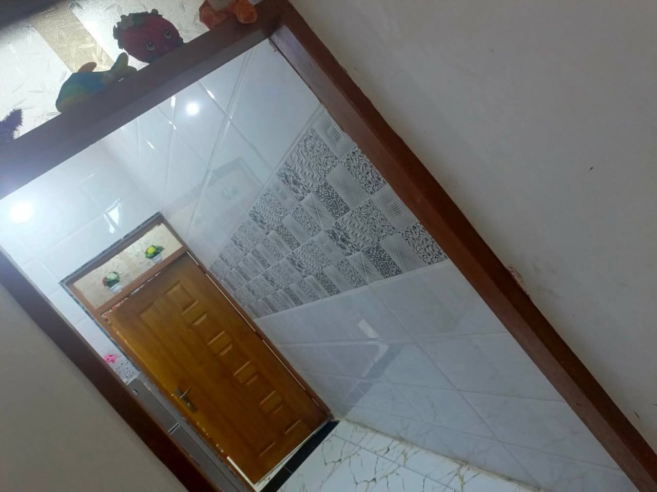 للبيع بيت 50متر رقم القطعه 1611 بناء جديد مكانه ع خدمات كامل سيراميك بورسلين شغل درجه اولى بلوك گلب الاستفسار خاص مفتوح سعره 50وبي مجال   ***********
