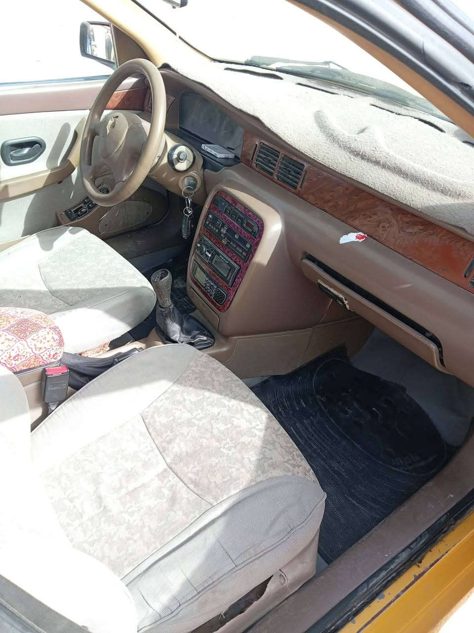 السلام عليكم سمند موديل 11 ناطق
سياره خير من لله مكينه وكير وحداديه جدد 
مالكه موجود يريد يداور كشر شوفت لعين بس مابيه ضربه قويه سياره دحجات ملاحضه سياره عليه هيه وغرامات 700 وسنويه ساقطه مكاني لحمزه شرقي لي مو شراي لا يتعبني كل تفاصيله ذاكره سعر 16 بيه مجال ***********
