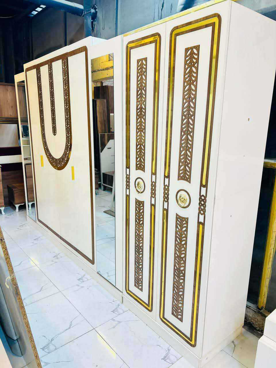 ‎غرفه نوم تركي 🇹🇷 
10 قطع اخو الجديد 
نضافة 95 💯 شازلون مخزن 
كنتور ملحق اضافي 2 باب 🧡 
بسعر 950‎ بغداد, العراق


**إذا كنت صاحب هذا الإعلان وتريد حذفه لأي سبب، رجاءا أرسل رسالة إلى الدعم الفني**