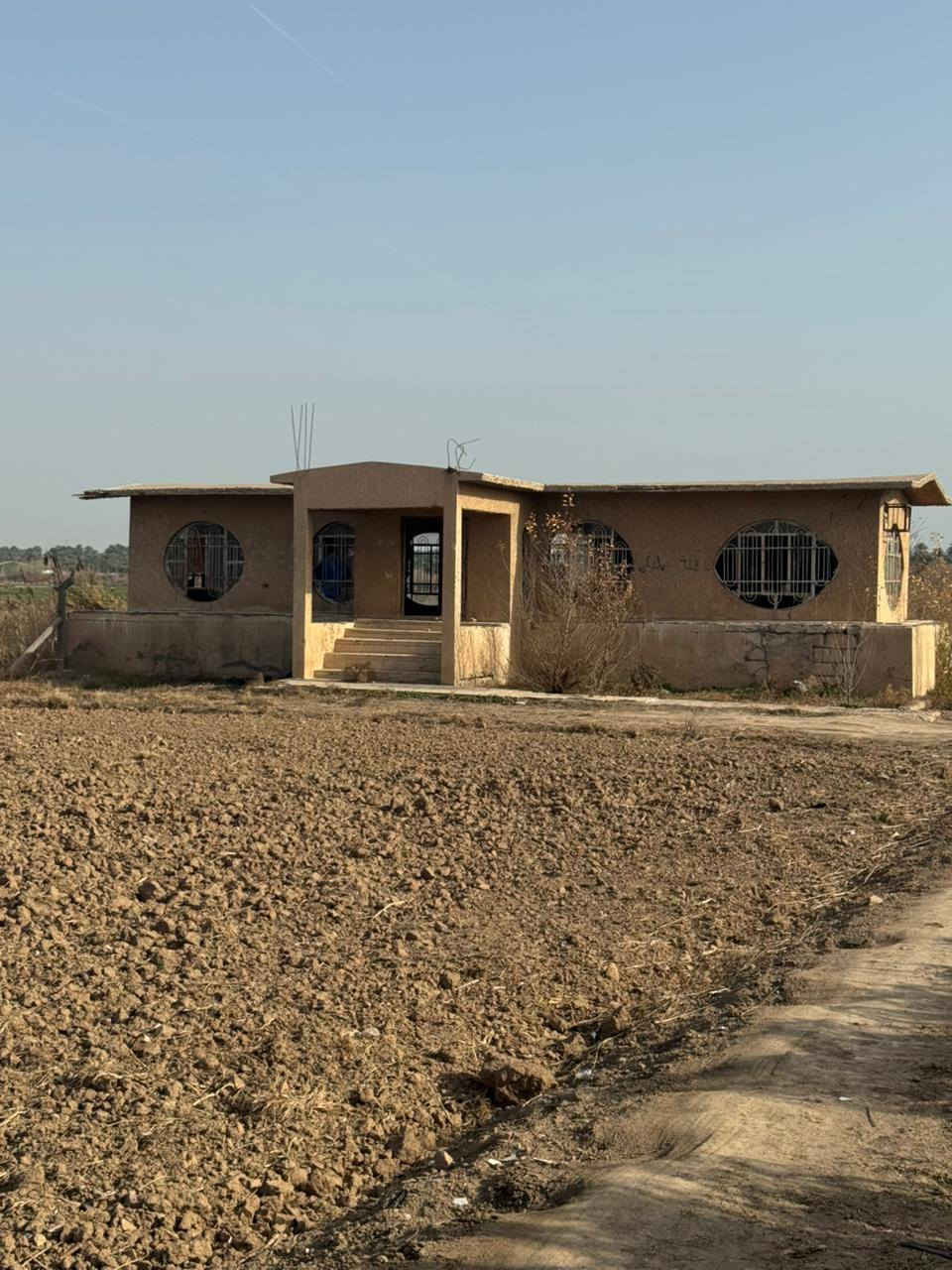 السلام عليكم ١٢ دونم للبيع سند ٢٥ سلمان باك منطقه الج خدمات كامله ماء تبلط كهرباء سعر الدونم ١٢٠ مليون ***********
