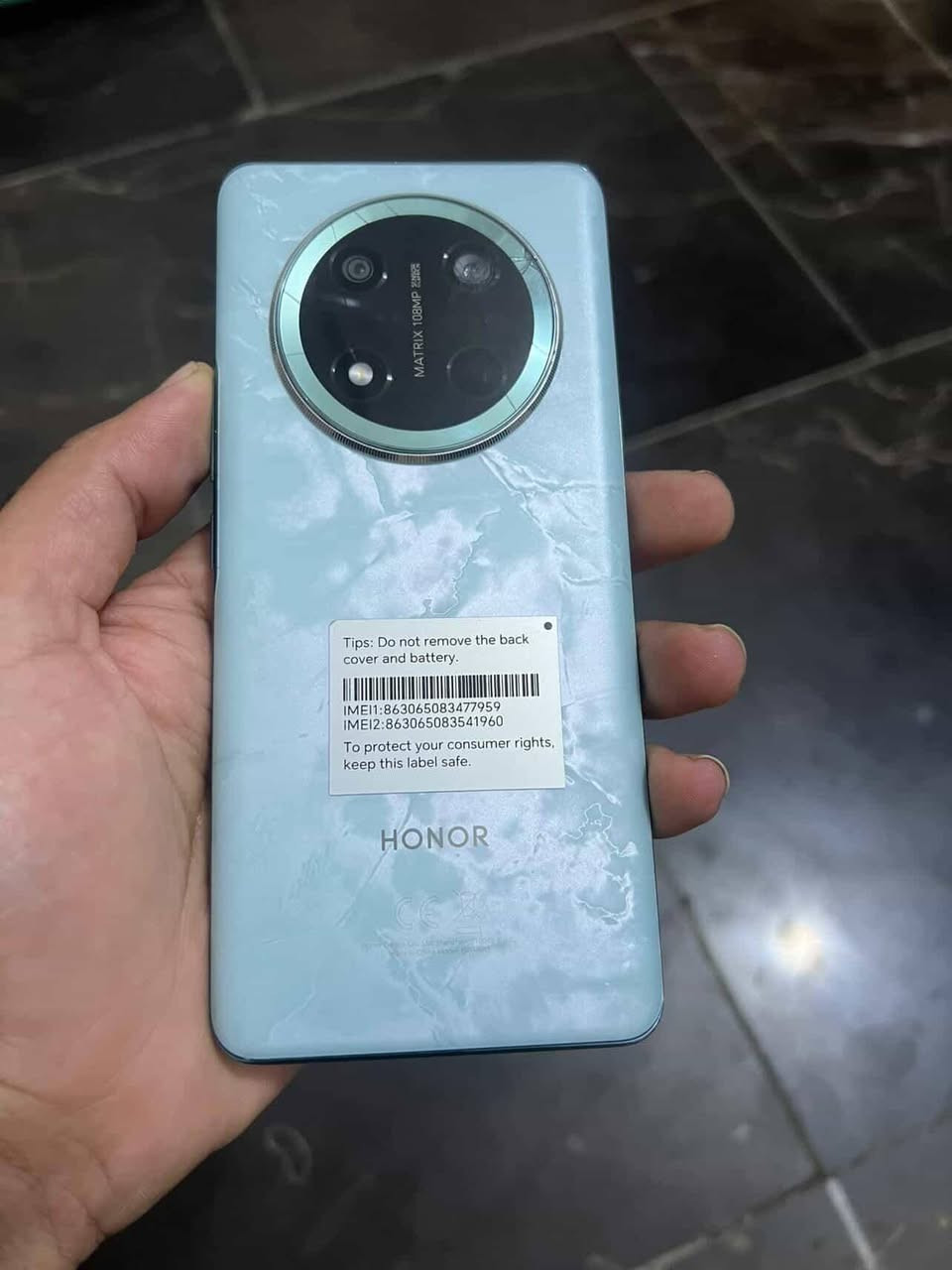 اشتريته البارحه وصار كسر شويه بطرف الكامره البيع

*********** أخذته ٣٧٥ بيش يفيدك
