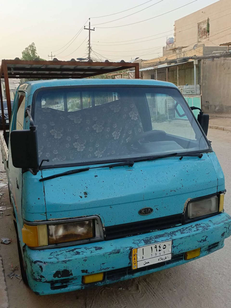 سلام عليكم موديل 93 السنوية لل 28 مداور مباشر سياره كلها اصوليه مابيها اي نقص فقط كشرها تعبان غير متواجد ع فيس فقط ع خط 
السعر 38 قفل ***********
