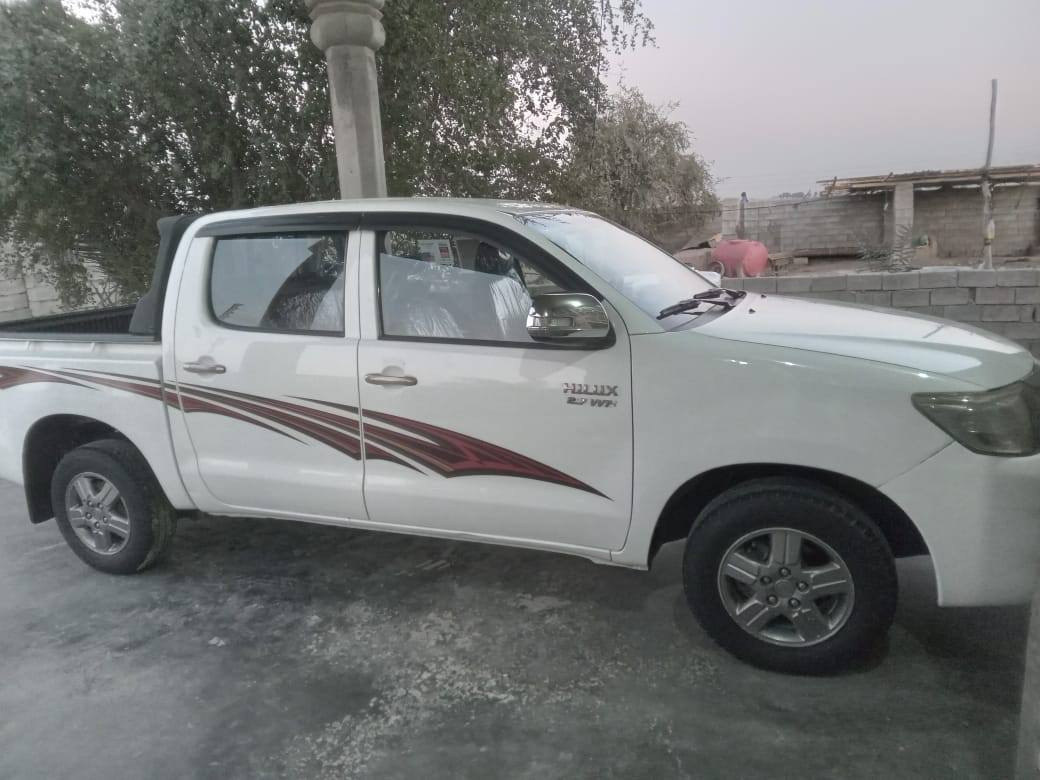 2014 شاصي 19رقم بغداد انكليزي محرك ما مفتوح بيه بابين مفتوح براغين شرط بدون حادث سنويه جديده شرط التحويل ***********
