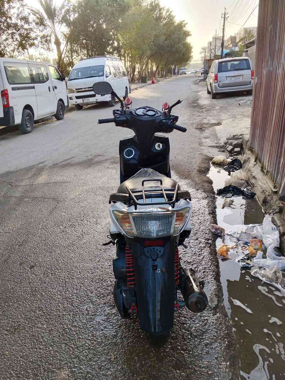 السلام عليكم دراجه سكنس فحل كابريتر مبدل بيها زنجيل أوراق كامله
السعر 600وبيها مجال العنوان بغداد الجديدة النعيريه 
الرقم ***********
