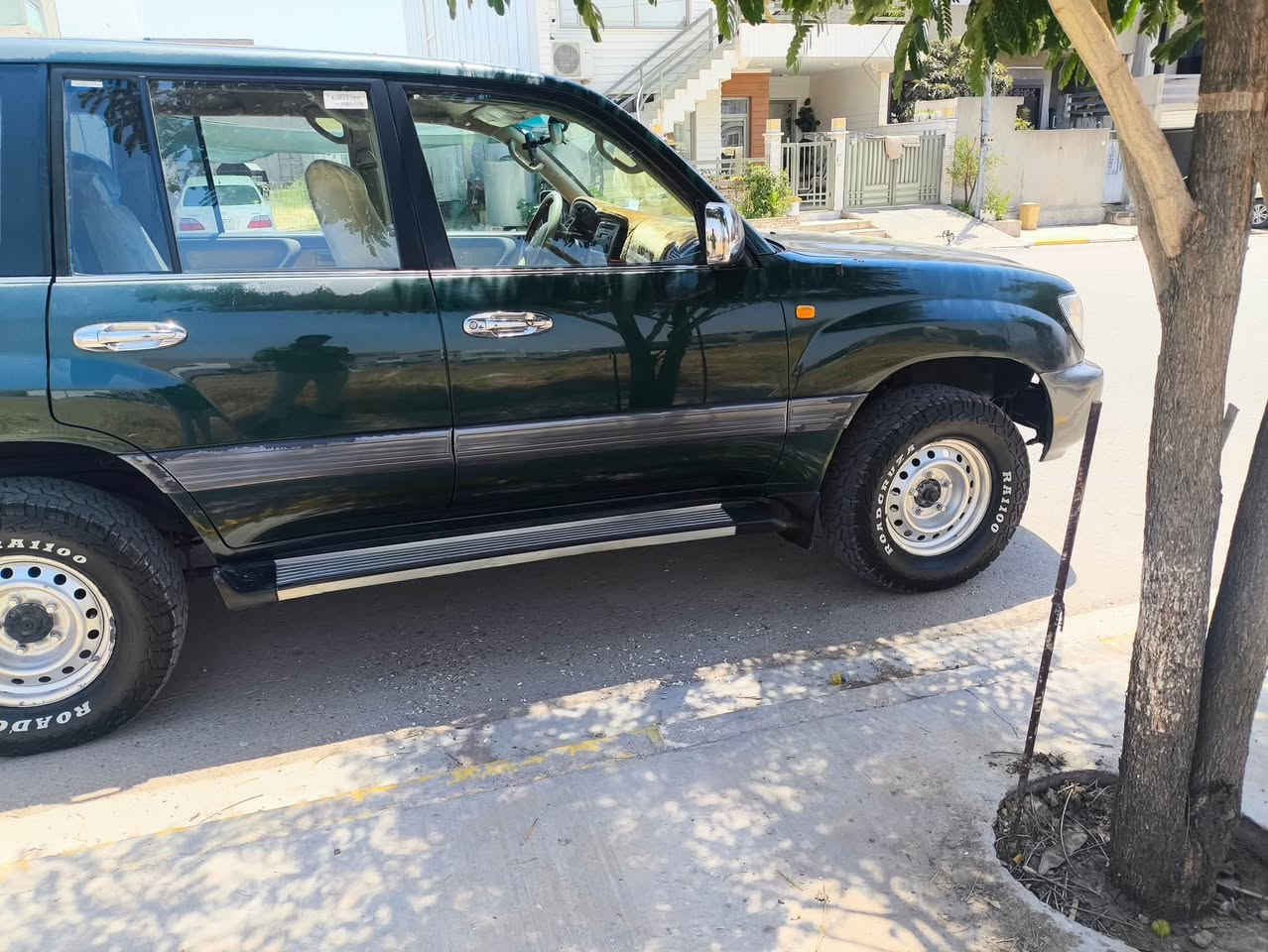 تويوتا لاند كروزر
موديل2003   1hz
بيلاد ديزل  
محرك و جير بالشرط
اللون الاخضر
ما بيها دعم او ضربة 
دبل اكسل وكهربائيات كل باشرط
سيارة نضيفة ماشية 157 الف كم فقط
سعرة 115 ورقة وبيها مجال 
رقم موبايل ***********
————
موديل ٢٠٠٣مةكينةى 1hz
بيلادگاز
گيرو مةكينة بةشةرت 
رةنكى سةوز
دةعمو حاديسةى نية
دةبل ئةكسل كارةباى كامل بةشةرت 
سةيارةكة زور باكة ١٥٧هةزار روشتوة
سعرى ١١٥معامةلة@highlight
