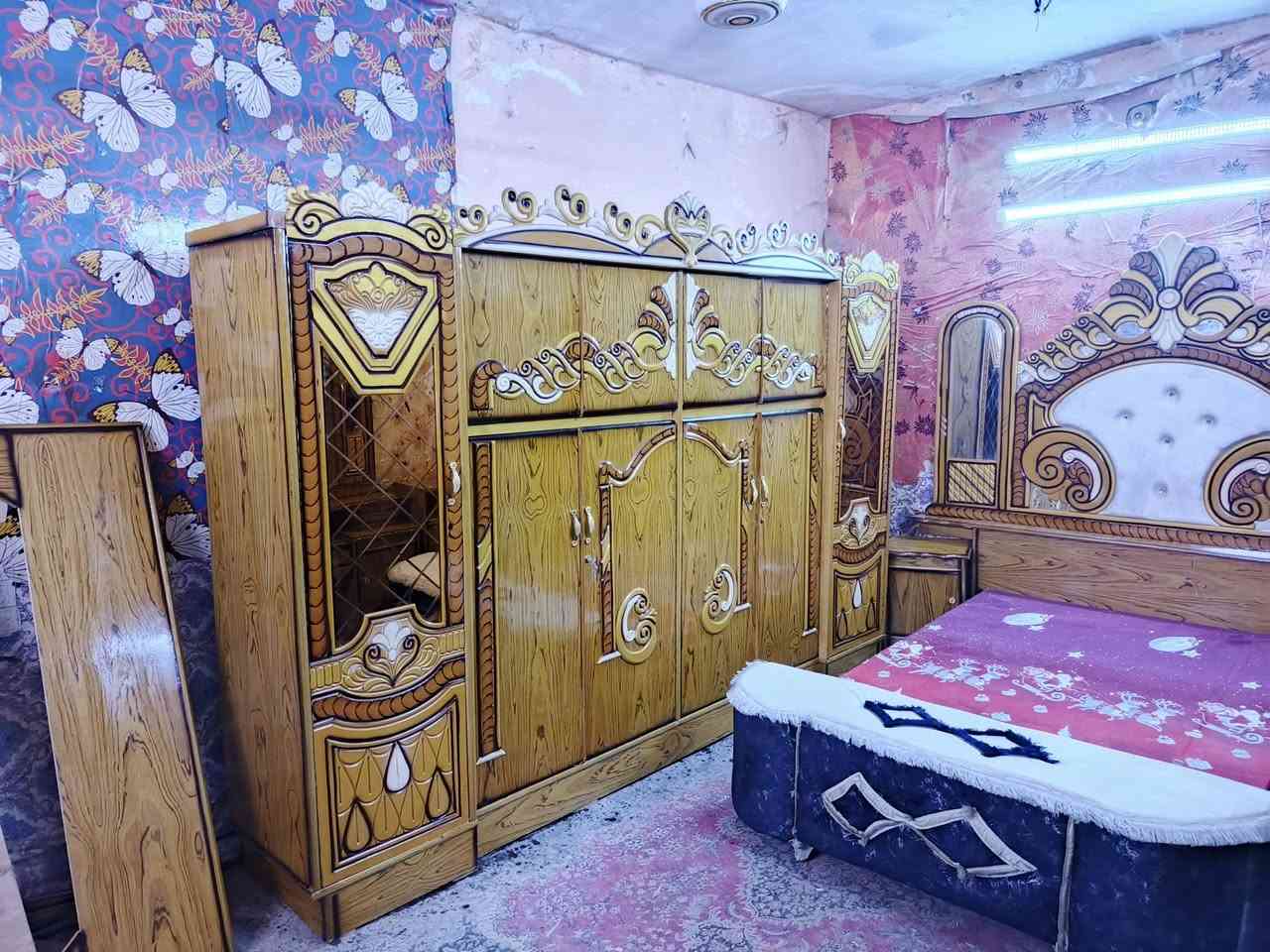غرفه اخشاب ست ابواب ملحق للبيع*********** السعر 650صاج الزاويه كنتوريه موديل حديث زائد شازلونه وطابوريه  العنوان بغداد وكو توصيل متواجد وتساب
