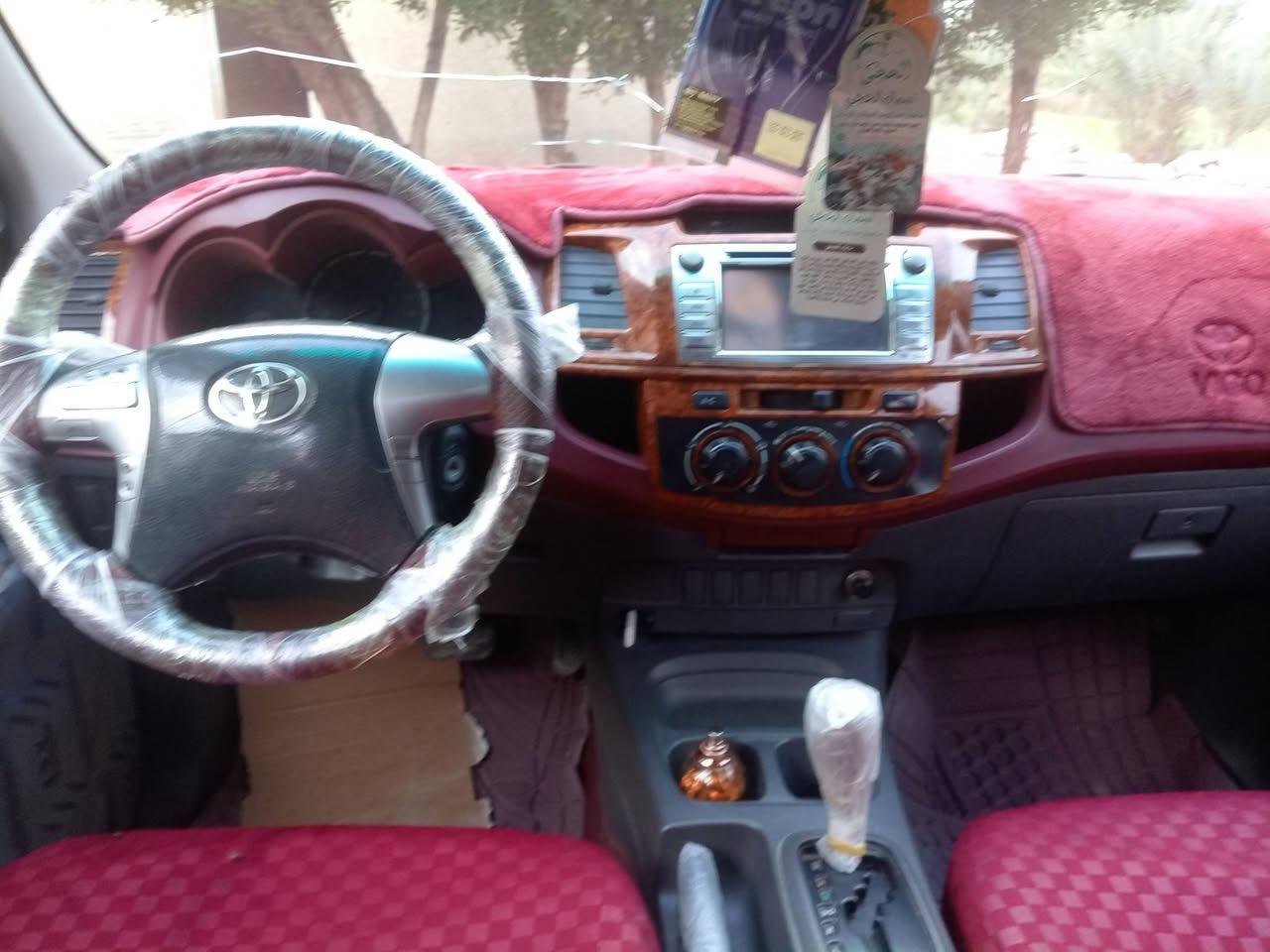 السلام عليكم 
البيع بيكم هايلوكس 2014 
وشاصي 19وحداديه وتخم تايرات وتبريد ومكينه كله وضع شركه 
الاستفسار الانتصال ***********
***********
