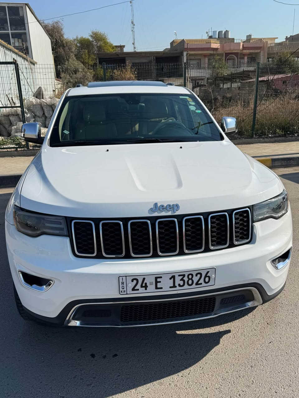 جيب كراند شيروكي 
داخله كلين وبلعراق صار بيها جاملغ جهة النفر فقط 
وبين البابين جهة السائق   تعديل خفيف على بارد 
سياره مواصفات ليمتد يعني فول ال فول موصل, نينوى


**إذا كنت صاحب هذا الإعلان وتريد حذفه لأي سبب، رجاءا أرسل رسالة إلى الدعم الفني**