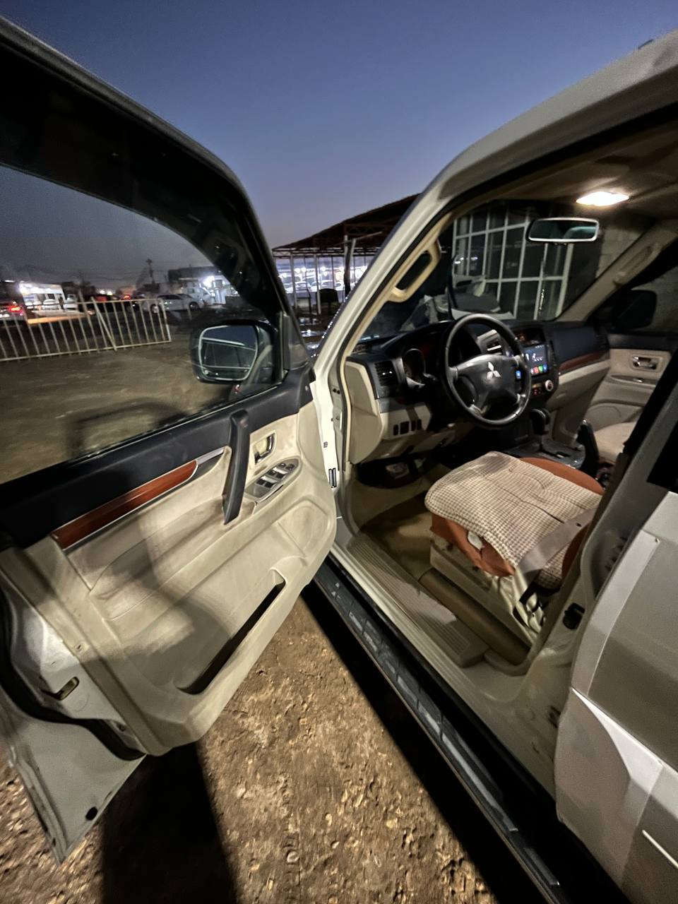 ياالله باجيرو2009مو حبتور 
سياره حلوه نصبه وشوفه حلوه تجي تشوف بعينك حداديه تايرات نضاف نضاف كير ومكينه شرط فور ويل سياره بيه بنيد وجاملغ فقط رش مابيه أي حادث نهائياً بولبرن كايم سياره حلوه واستخدام شخصي رقم جديد تحويل ثاني يوم ركز ب الصور زين اقتنع ب السياره والشراي يشلع عيوني
مكاني ديوانيه 

سعر110

ماكدر ارد تعاليق، اتصال بي واتساب***********
