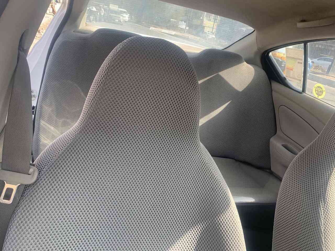 سلام عليكم صني هندي 2020ماشي 65الف جديه السياره بيه بارد بل الباب السايق الجملغ بيه بارد قليل بسمي السعر 116بيه مجال تخم تاير جديد ***********
