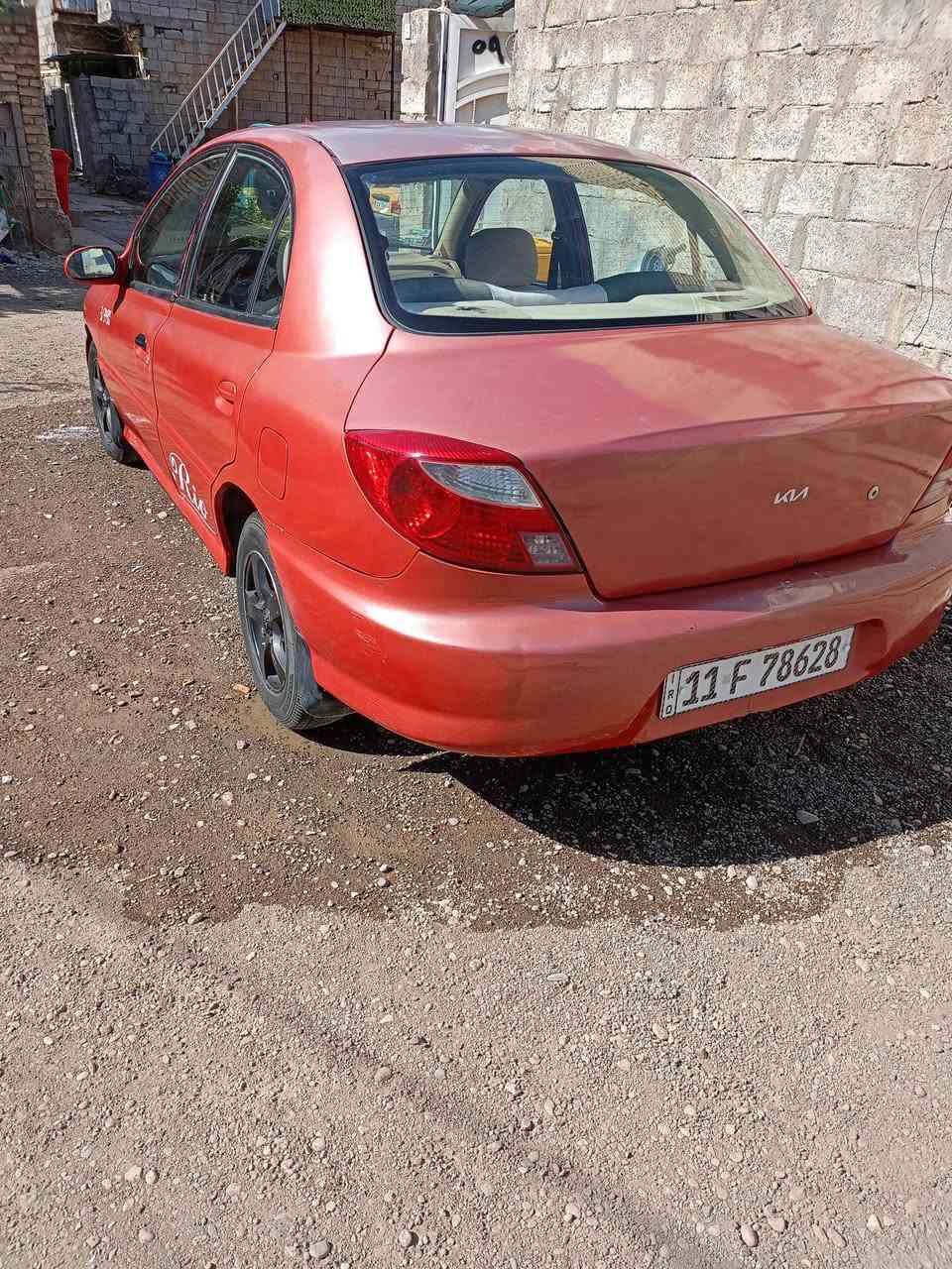 السلام عليكم كيا ريو للبيع 2001 
رقم بغداد الجديد 
هزه جديده 
تخم تاير جديد
تبريد ثلج ادوانز ماكو اقتصاديه بالبانزين
كير ممتاز مكينه بيها دخان من الصلنصه قليل بدون تنقيص او بخار من القبغ 
مصبوغه حزام 
سنويه لل 27 بأسمي 
جام الامامي كهرباء 
اللون اصفر خمري 
كهربائيات كامله
السعر 31 وبيها مجال ان شاء الله 
مكاني بغداد الجزيره السياحيه كميره 
***********
