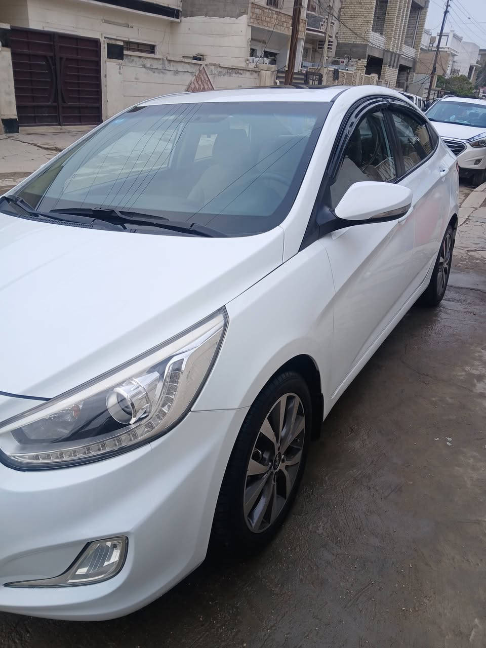 السلام عليكم اكسنت موديل ١٦ مكينة 1600دوش السيارة مكفولة من صبغ وتبديل فول مواصفات فتحة ٥ويلكب لد امامي خلفي    مكينة وكير وصدر وتخم تايرمكفولة السيارة باسمي  السعر ١١٣ المكان الدورة الرقم بغداد انكليزي وهزة جديدة ***********
