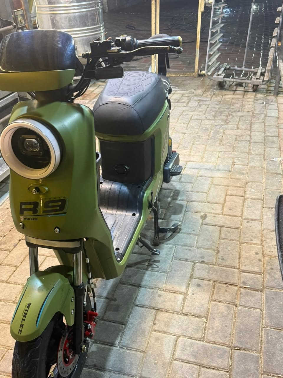 السلام عليكم باسكل شحن R9للبيع الباسكل خير من الله كلشي بي شغال ماعدى دكمة الهورن الباسكل صاله ٣اشهر نزل للشارع الباسكل مفول تجي وتشوفه وين مجان افحص الاستفسار ***********
