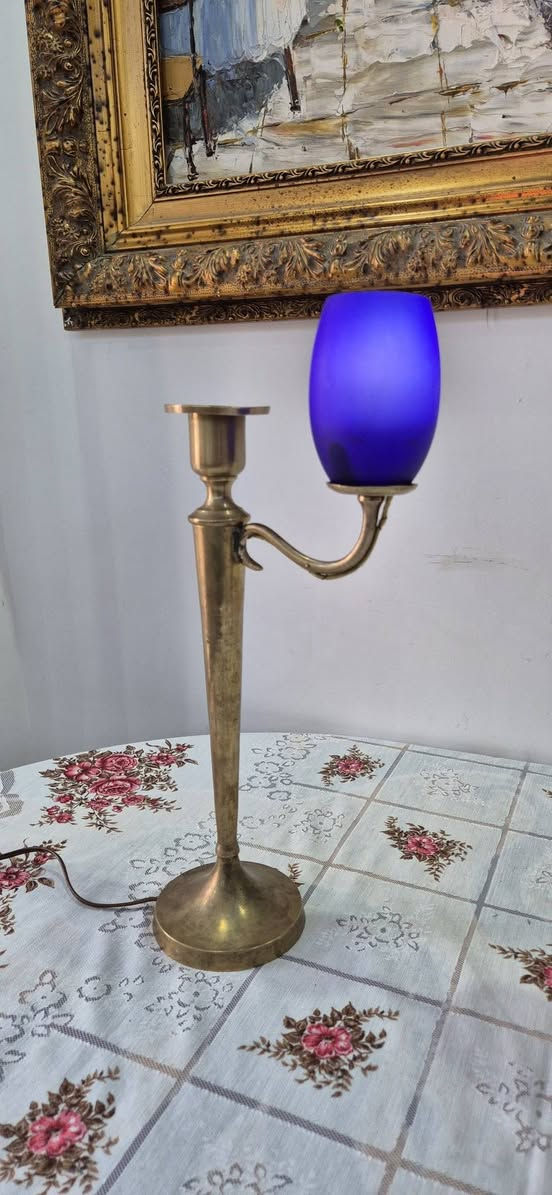 lampe chandelier en laiton et ampoule couverte en pate de verre (39cm)


**إذا كنت صاحب هذا الإعلان وتريد حذفه لأي سبب، رجاءا أرسل رسالة إلى الدعم الفني**