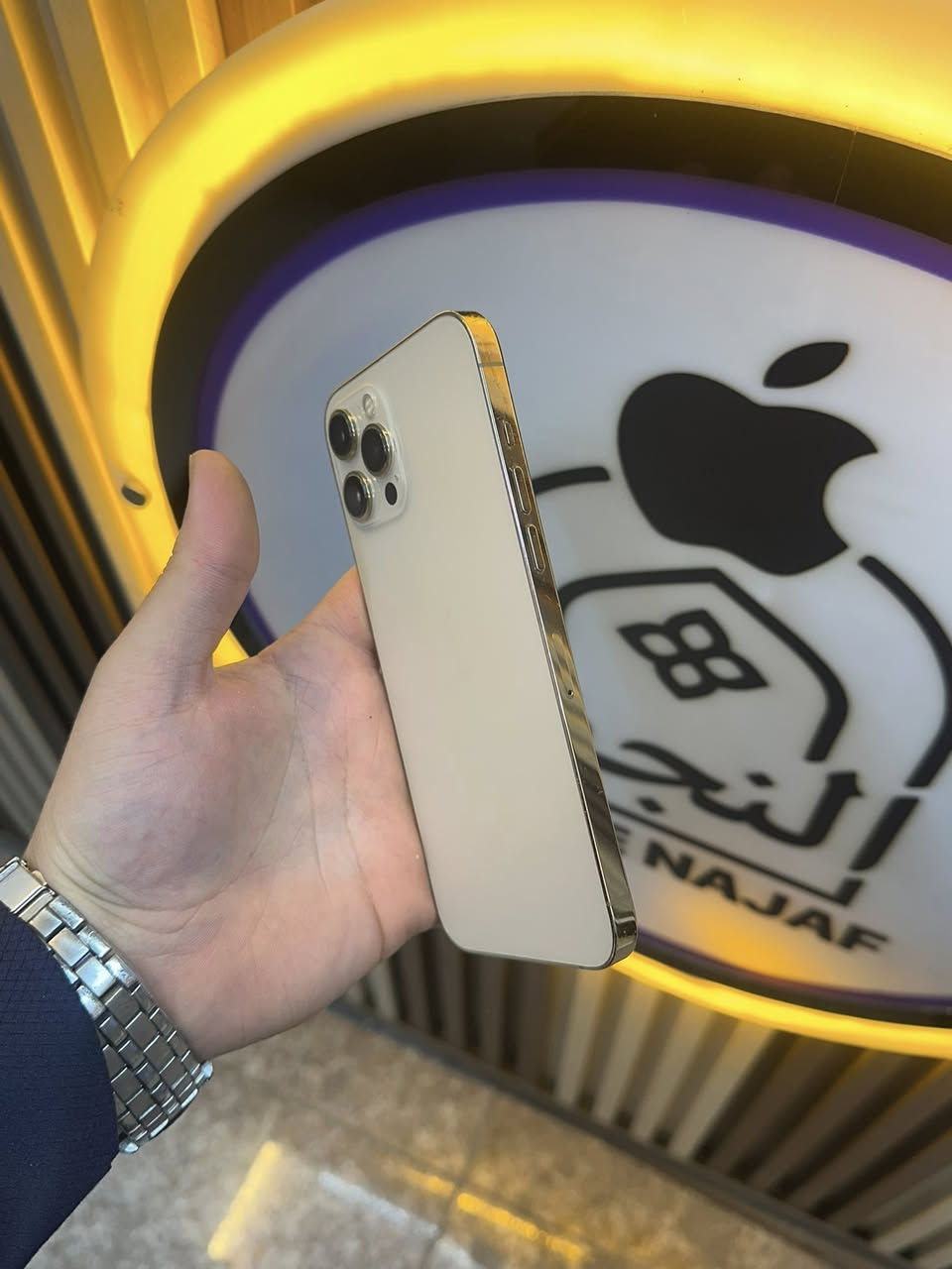 ١٢ برو ماكس ٢٥٦ شرق اوسط ماستر كله شغال ب ٣١٥ بيه حك الجيه  مكاني النجف ***********
