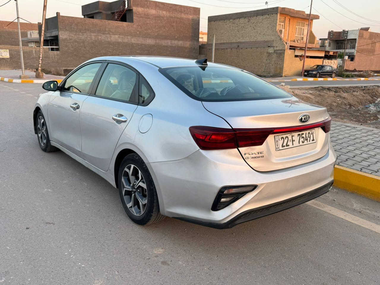 سلام عليكم للبيع كية فورتي موديل  2020 بسمي هزة وسنويه جديدة كير ايتي مرغوب سيارة بيه 3 قطع صبغ بدون دواخل  محرك 2000 دووش/ السعر 122 مكانه قضاء الصويرة اتصل/
***********
