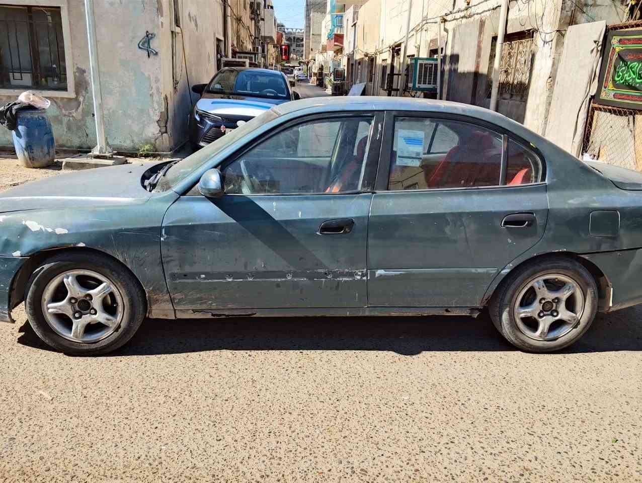 السلام عليكم
الانتره اكس دي موديل 2002
وارد امريكي ضربتها جاملغ صفحة لسايق 
كشر تعبان تأير نضيف باتري جديد تبريد ثلج 
بيها صوت بل كمبريسر مال تبريد بسيط داينمو جديد
كير مكينه خير من الله محرك 2000 دوش
رقم بغداد 
مكاني الحريه الاولى تحويل ثاني يوم 
السعر 40 وبيها مجال 
***********
