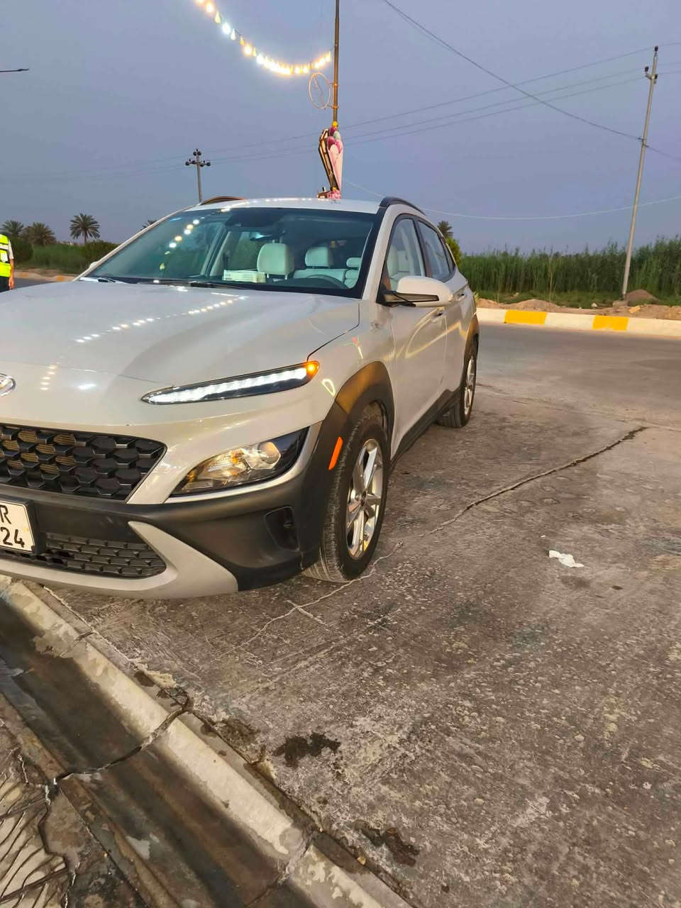 هيونداي كونا  2023
محرك 2000  دوش

  المواصفات:
لون أسمنتي.......... سموك
 • بصمة تشغيل 
* بصمة أبواب 
 • تشغيل عن بُعد
 • نظام دفع رباعي AWD
 • شاشة كبيرة
 • رادار أمامي وجانبي 
 • نظام النقطة العمياء
 • أوتو بريك امامي
* أتو ستوب
 • أنماط قيادة (Sport – Normal – Smart)

 • ويل كب قياس 17

 • محرك 2000cc DOHC
وبعد بيها هواي مواصفات


**إذا كنت صاحب هذا الإعلان وتريد حذفه لأي سبب، رجاءا أرسل رسالة إلى الدعم الفني**