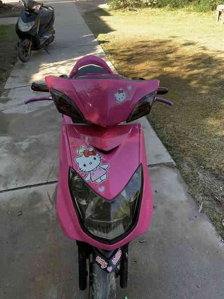 سكنس فحل 
مصبوغه الكفرات الصليه فرن حراري 
مكينه برغي ممفتوح بيها 
شلعه معدل كلش حلو
المازده ول بكلايتات كلهن تضليل  
السعر 850 او مراوس بسكنس جبلي حلوه 
بغداد زعفرانيه 
***********
