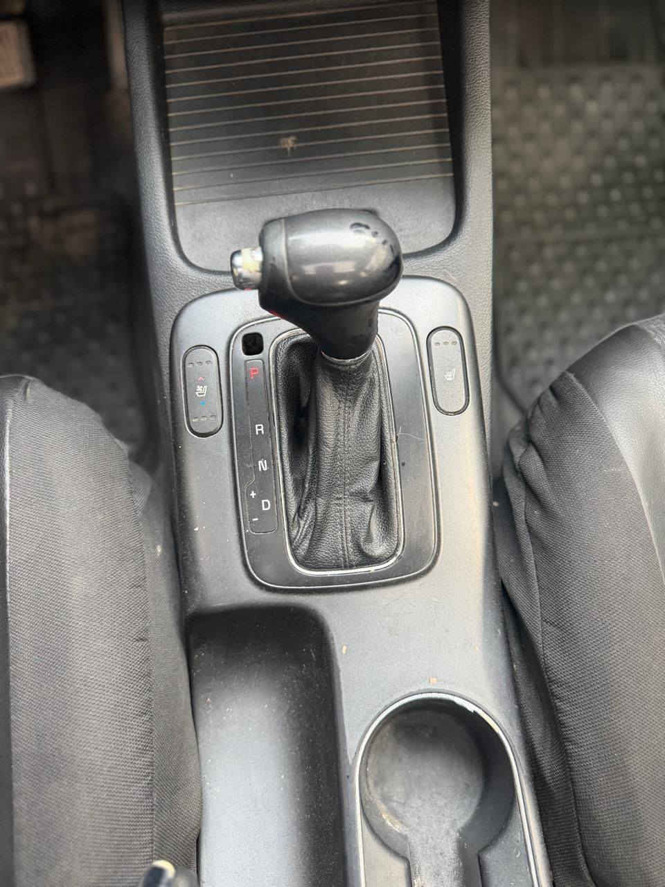 سلام عليكم كيا فورتي  ب103
‎2016 فول مواصفات واحد على واحد   السياره حادثه من امريكا شفه البنيد  وهنا بلعراق بيه جاملغ الأمامي الأيسر مبدل وربع الجاملغ الأمامي الأيمن مصبوغ  ولسياره كير والمحرك والصدر والتبريد كفاله وفول مواصفات واحد على واحد محرك 2000 GDi 
السياره موصفاته 
بصمه 
تحكمات ستيرن 
شاشه جبيره 
فتحه
كشن كهربائي  وذاكره وتخزين 
الكشنات تدفئه وتبريد 
الإستيرن تدفئه وتبريد 
كشنات جلد   
مرى شفط  
وبعد هواي مواصفات يعني إذا اكتبهن تصير هوسه عليكم  ( فول مواصفات واحد على واحد ) السياره ماشيه 88 الف ورقمه بغداد الإنكليزي الجديد باسمي تحويل ثاني يوم ومشروع وطني 
وسعره ب103 وبيه مجال حك الجيه والعمله 
ابورضا 
*********** بغداد, العراق
