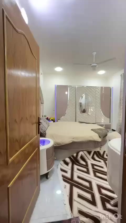 مرحبا بعد أذن المدير للبيع  غرفه تركي  تكمه ضخمه حديثه دائريه السعر 900 نضافه 90 بالميه مكانهه  ببغداد


**إذا كنت صاحب هذا الإعلان وتريد حذفه لأي سبب، رجاءا أرسل رسالة إلى الدعم الفني**