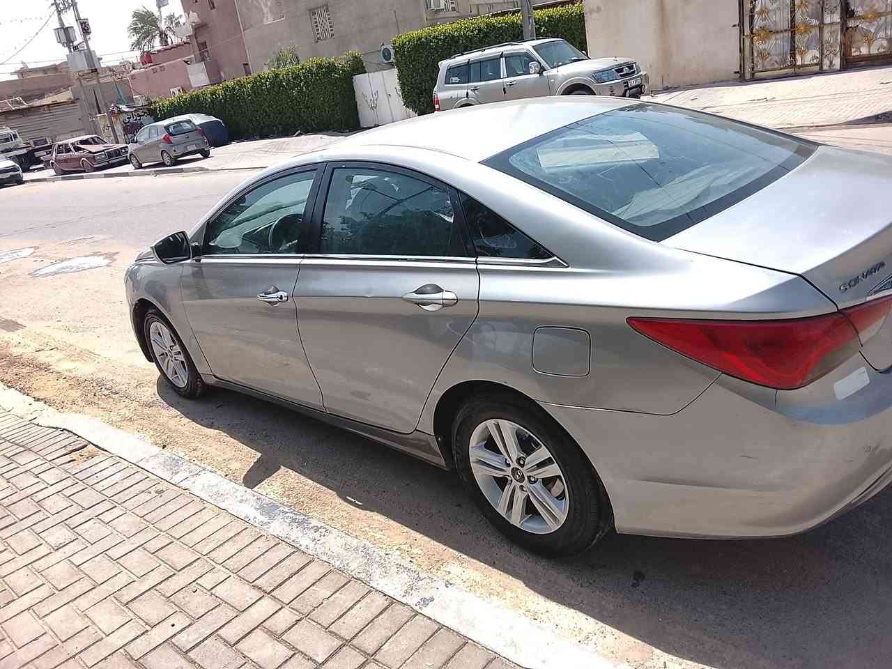 السلام عليكم سوناتا للبيع موديل 12 وارد كوري كفاله ضربه من القصه   كفاله من الصبغ العام رقم بصره سنويه 28 جاهزه مكينه وقير وحداده تخم تاير الاتصال على الرقم *********** السعر 98
