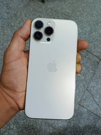 13 برو ماكس مبدل شاشه فقط بطاريه 89 سعره 550 رقم 07800018026
