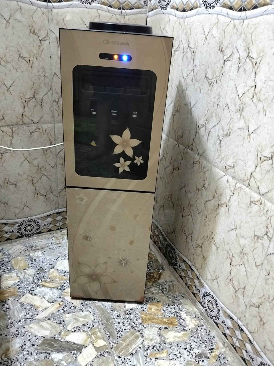 غراض للبيع  جديده تخم تركي من هوم سنتر مخزن 7 مقاعد ميز طعام مرمر اصلي براد جديد طبلات زان وطبله وسطيه مع ميز بلازما صاجي غساله ايلجي اصليه اخت جديده مكاني بغداد مدينة الصدر اكو توصيل ع فحص تاخذ رقمي واتساب ***********
