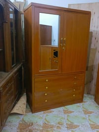 كناتير عدد2بابين وبوفيه وميز امرايه كلهن صاج تسكام وسعارهن مناسبه كلشش...