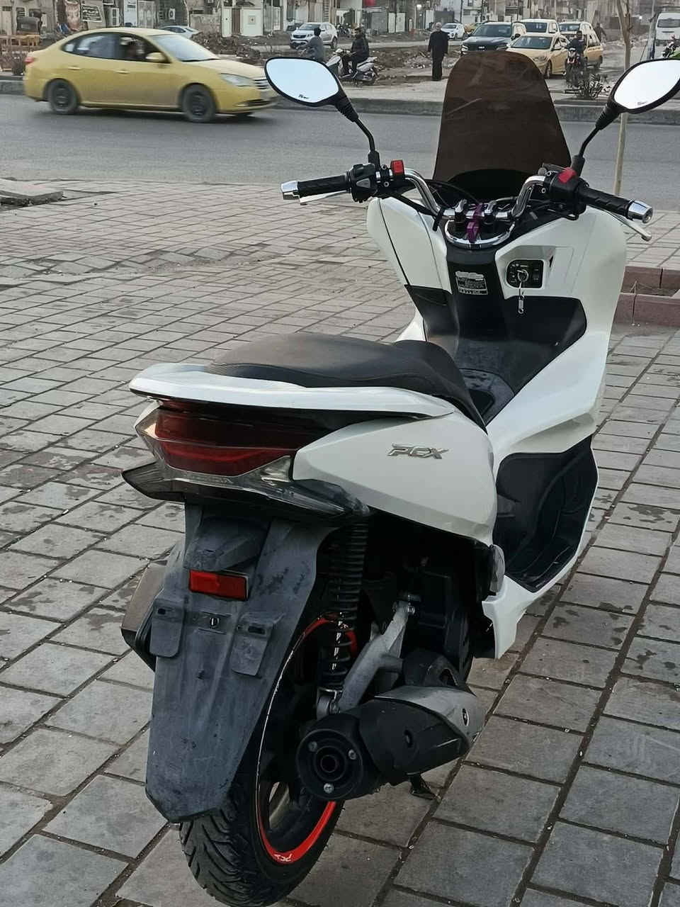 سلام عليكم بي سي اكس جيل الثالث
وارد امريكي شرط شلعه ومعدل فول 
مكفولة كفاله عامه ماشيه 32 ألف 
جامه طويلة ستان حساس لون أبيض صدفي 
سكن بغداد حي النصر  ***********
