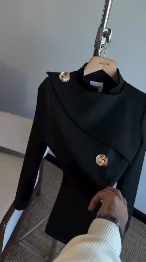 ستره مبطنه  قماش دابل ايطالي
تصميم انوثي راق بلمسه رسميه
قياس 48/46/44/42/40/38/
متوفر بكميه ترويج


**إذا كنت صاحب هذا الإعلان وتريد حذفه لأي سبب، رجاءا أرسل رسالة إلى الدعم الفني**