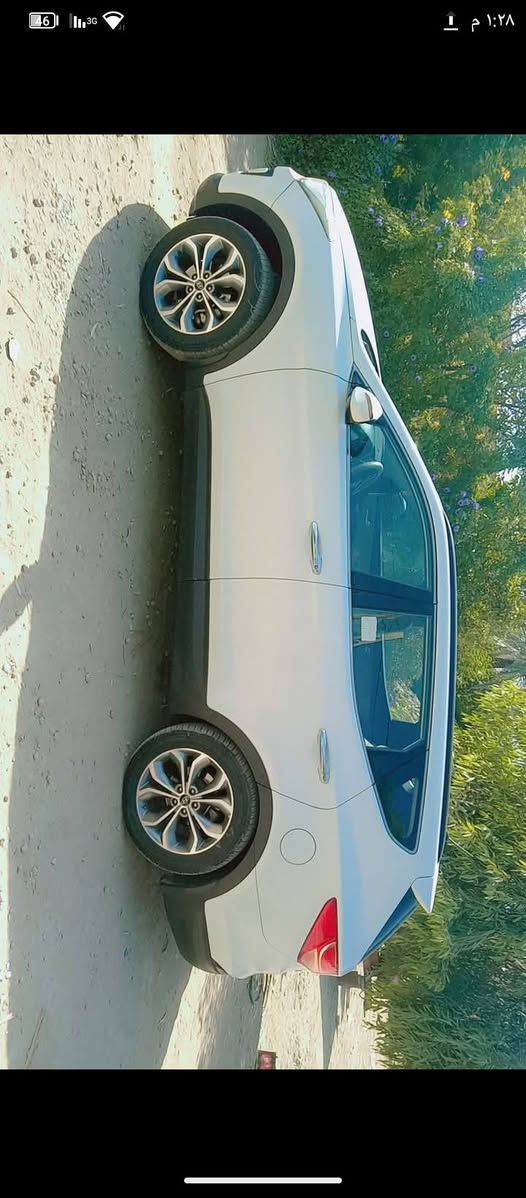 سياره سنتافي اللبيع
موديل 2013 خليجي
سياره بيه بس رش بدون ضربه
مواصفات 
اربعه سلندر 
تبريد 3قطع
7راكب
مرايات شفط
مكان بابل القاسم 
رقم الهاتف ***********
