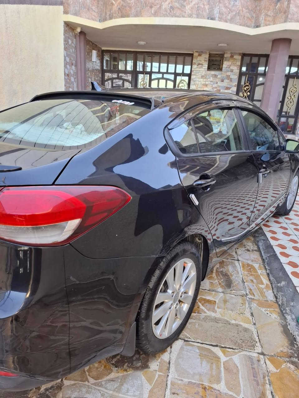 سلام عليكم عندي فورتي للبيع موديل 2017 رقم اربيل جديد محرك 2000 السياره ليبل واحد بيهه صبغ جاملغ وبنيد بدون دواخل ماشيه 88 حقيقي تخم تاير جديد صدر جديد جاهزه مابيه اي نقص السعر 114 وبيهه مجال قليل مكان السياره بغداد العامريه ***********
