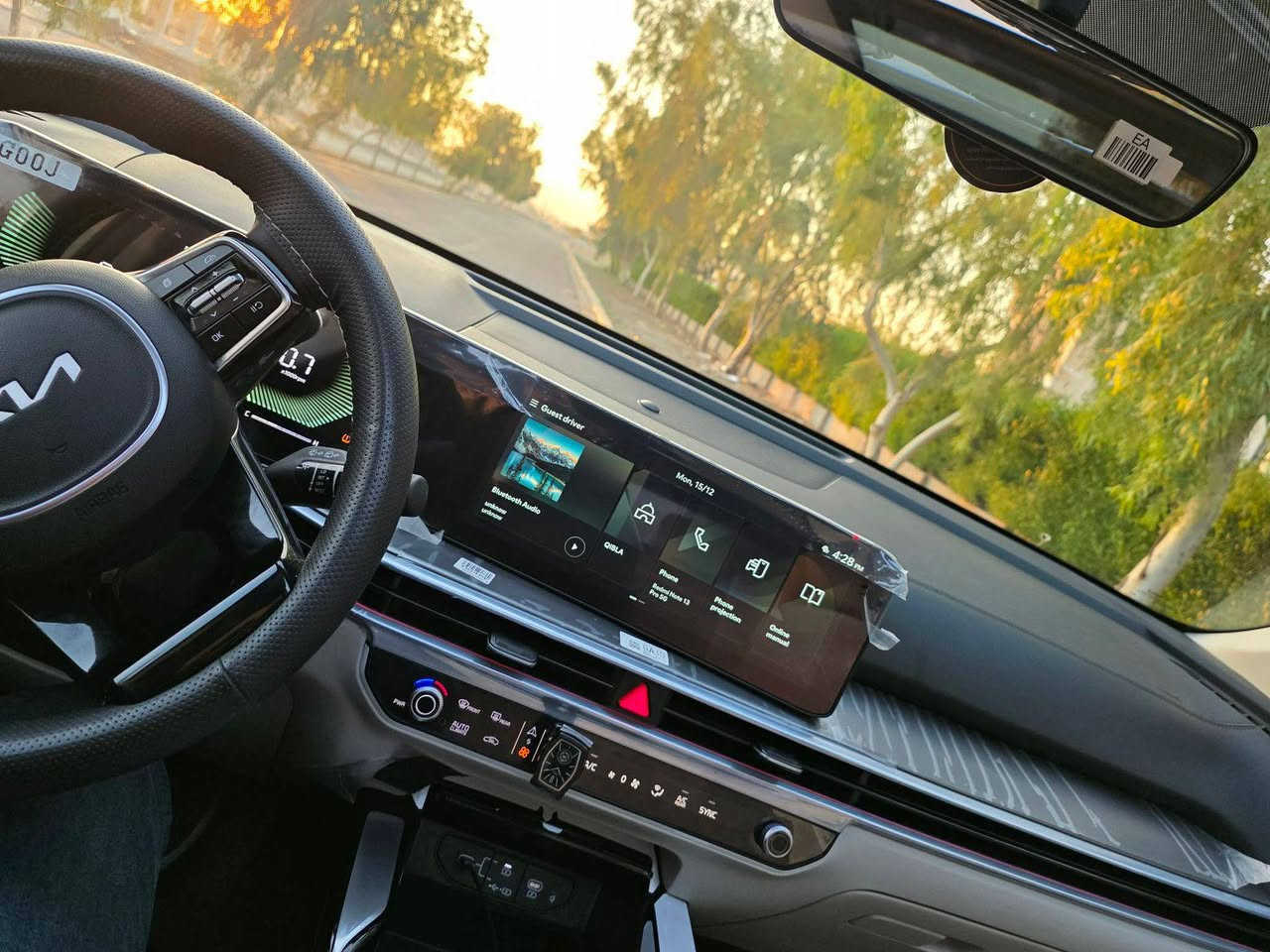 لاند روڤةر 2012 مواصفات
 فوول  سبووغ عامة 
رةقةم تازةية
 بي كةيشةية بةشةرتي 
گيرو مةكينةو تةقةورةقة وة فوول مواسةفاتة كوشن جلد و كارةبايية تحديد سورعةية مةكينة مةرغووبي شةش پستؤنة 

سعر لە کۆمێنت داوابکە ڕاستەخۆ بۆت دیت 📩 

گیرومەکینە بەشەرت زۆربەجوانی پاکی ماوە هیچ خەلەلیکی تیدا نییە 

ژمارەی خاوەنی 
***********
