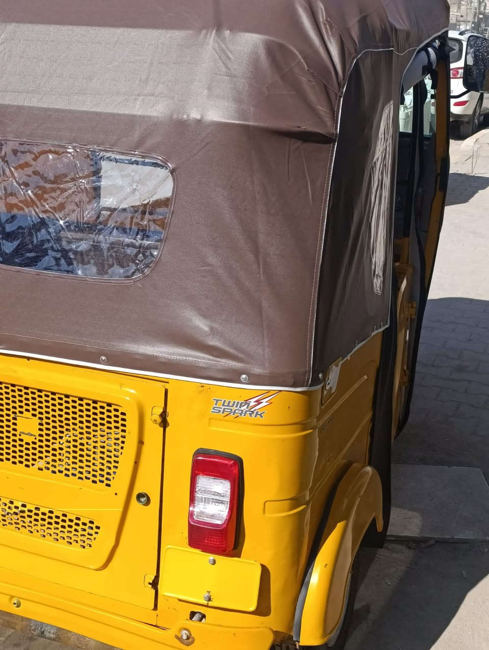 السلام عليكم تكتك موديل ٢١شهر لل١١ رقم وسنويه ثاني يوم مداور الاتصال عل الرقم *********** مامتواجد عل النت
