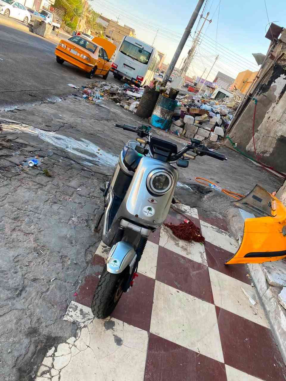 ار9 موديل 2025 كلة شغال.  دراجة عوزة بطاريات فقط  مكاني بصرة بمن داخلي  ***********سعر250
