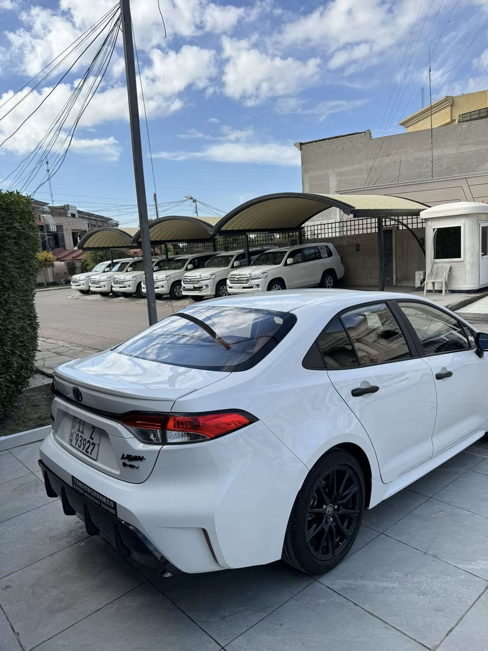 السلام عليكم 
كورلا 2025 S Black edition فول للأخير 
ماشية 18الف
بأسمي السيارة هزة وسنوية جدد تحويل مباشر
مواصفات الفول معروفة كشن كهرباء داخل احمر سبايدر خلفي رادار فتحة سايد بريك دكمه وقوف ذاتي ثلاث مودات قيادة
السيارة صار بيها طخة بدلت جاملغ نفس الون وبيها بارد بالبنيد جداً قليل مثل ما موضح بالصور 
موقع السيارة: المنصور _ الأميرات
السعر: 160 وبيها مجال
رقم الهاتف: *********** متواجد واتساب
