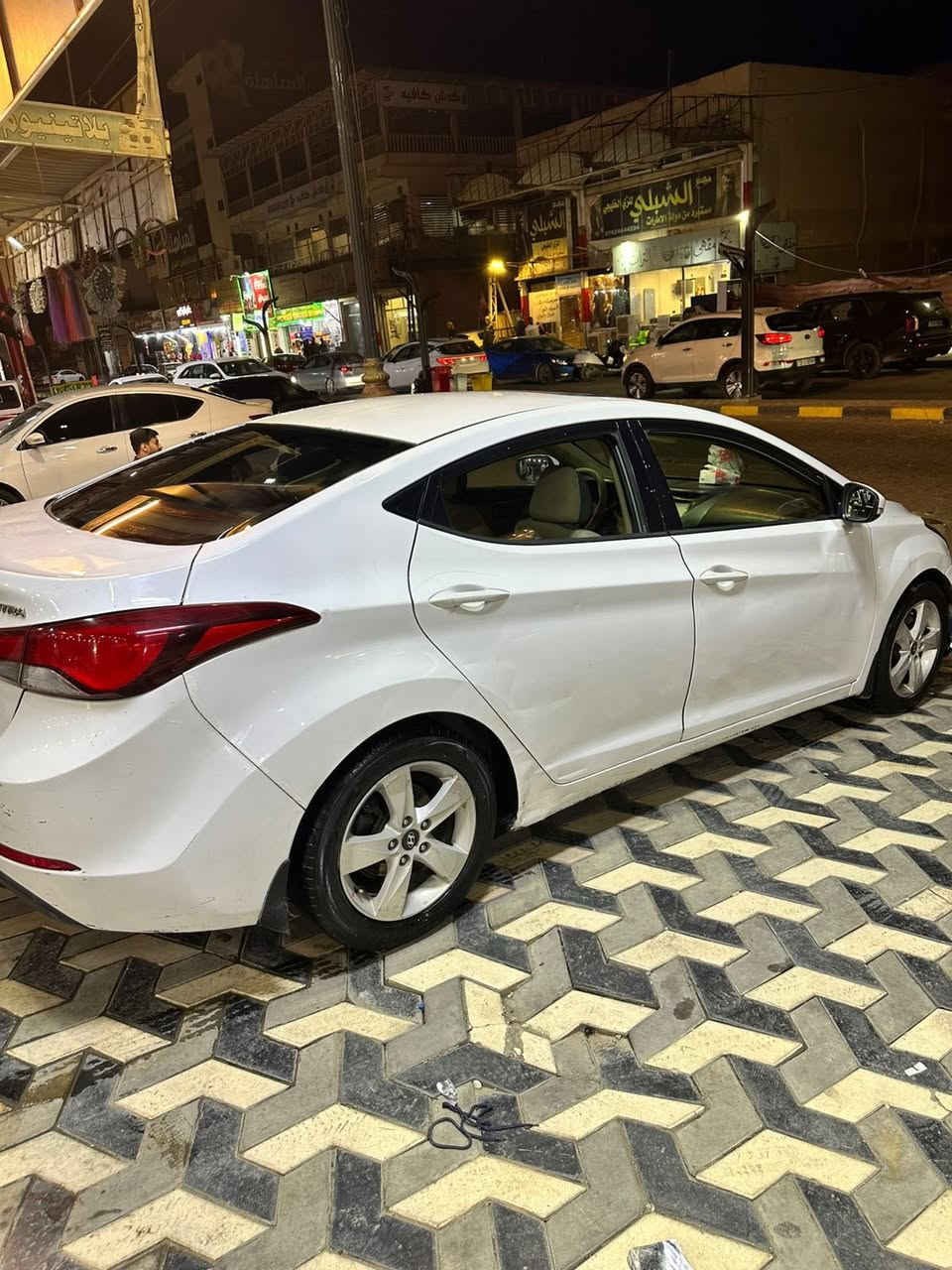 السلام عليكم 
للبيع او مراوس بي وايدي فقط 
 النترا 2013 خليجي رقم نجف مميز بأسمي كير مكينه حداديه مكفولات تدفئه تبريد مكفولات مكينه 1800 دوش مواصفات معروفه تحكمات اشاير بالمري + شفط فتحه سقف شاشه كامره  السياره  مكفولة من الصبغ
السعر 110 
عنوان السياره النجف 
للاستفسار الاتصال على الرقم
***********6
