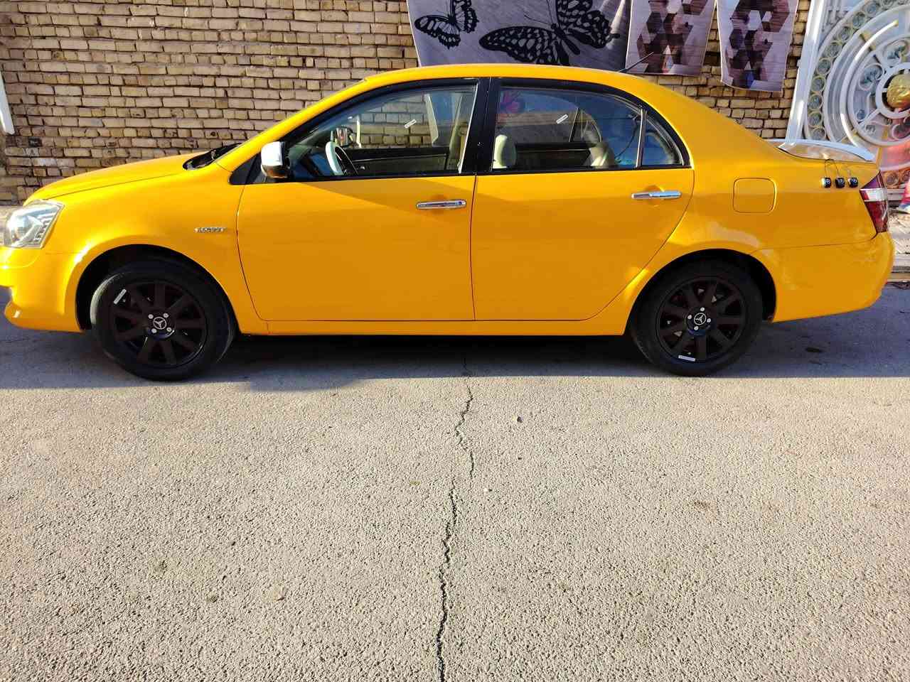 السلا م عليكم جيلي موبل ١١ مكفوله صبغ عام الجماليه مكينه مكفوله گير بي قره بالثالث هيه مصغره السنويه الشهر الخامس تصقط العنوان كوت قرب معمل المرور السعر ٤٧ وبيه مجال  الاستفسار اتصال *********** ممتواجد عل فيس
