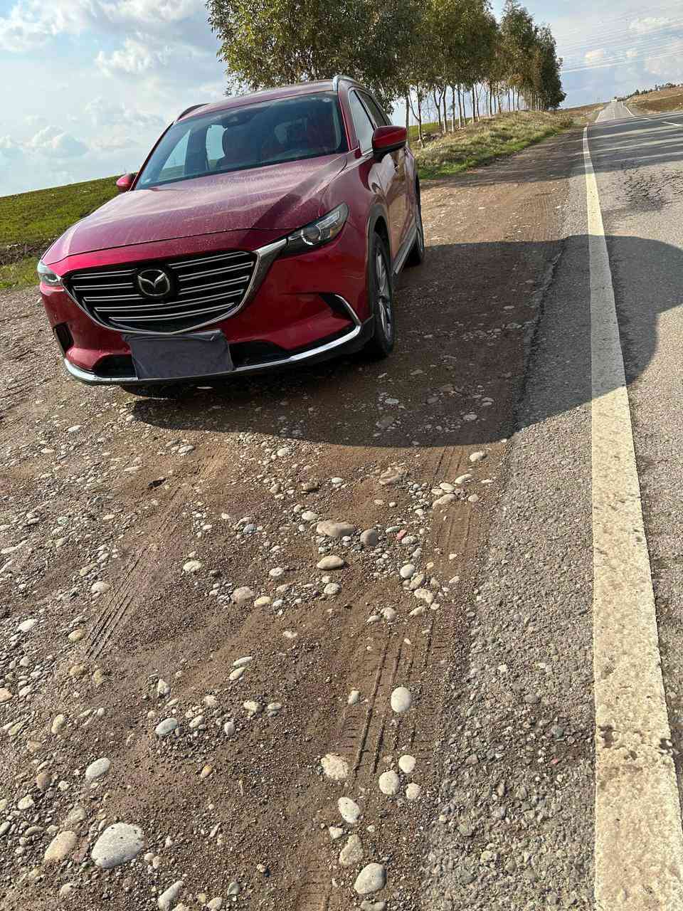 يعني اعلى مواصفات 1/1
داخل كريمي سقف اسود 
كشن خزن وحار وبارد 
داتاشو وكاميرا 360
رادار 360
7 راكب وبعد هوايا مواصفات شتريد بيها مواصفات مال مازدا
رقم الشاصي موجود بالصور السيارا مرقمه وجاهزا
***********
***********
خابر وتدلل جوا السوق الشراي يخابر أربيل, العراق
