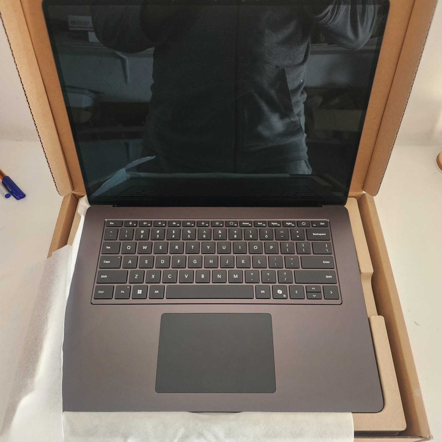 Microsoft Surface Laptop 7 for Business 
Core i7 Ultra 266V
16 gb ram
512 gb disk
13.8" touch screen AMOLED 3k 120 Hz

جهاز جديد بكارتونه، مشحون مرتين...أداء قوي. و شحن يدوم لنخار كامل مع تصميم رائع...
السعر مليونين دينار عراقي 

لابتۆبێکی نوێ یە تەنها دوو جار شەحن کراوە لە گەڵ شاحنە و کارتۆنی ئەسڵی...
لابتۆبێکی بەهێز و دیوانێکی ناوازە... باتری یەکەی ڕۆژێکی تەواو ئە تبات.... 

نرخی 2 ملیۆن دینار...


**إذا كنت صاحب هذا الإعلان وتريد حذفه لأي سبب، رجاءا أرسل رسالة إلى الدعم الفني**