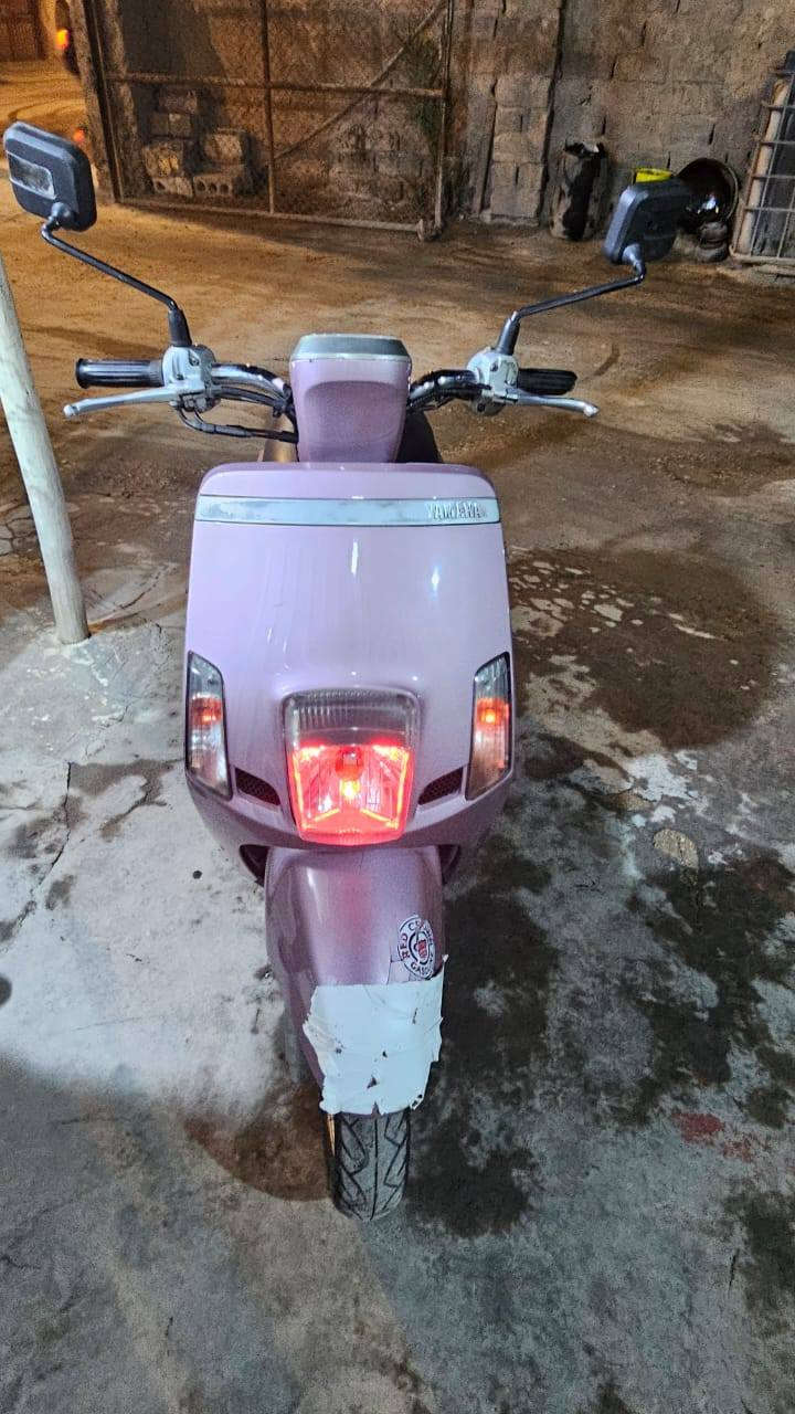 السلام. عليكم. دراجه بوليس جديده حاويه موديل 2014 درجه برغي. ممفتوح بيهه خير من الله لبيع الاستفسار الاتصال عله رقم 📱***********
