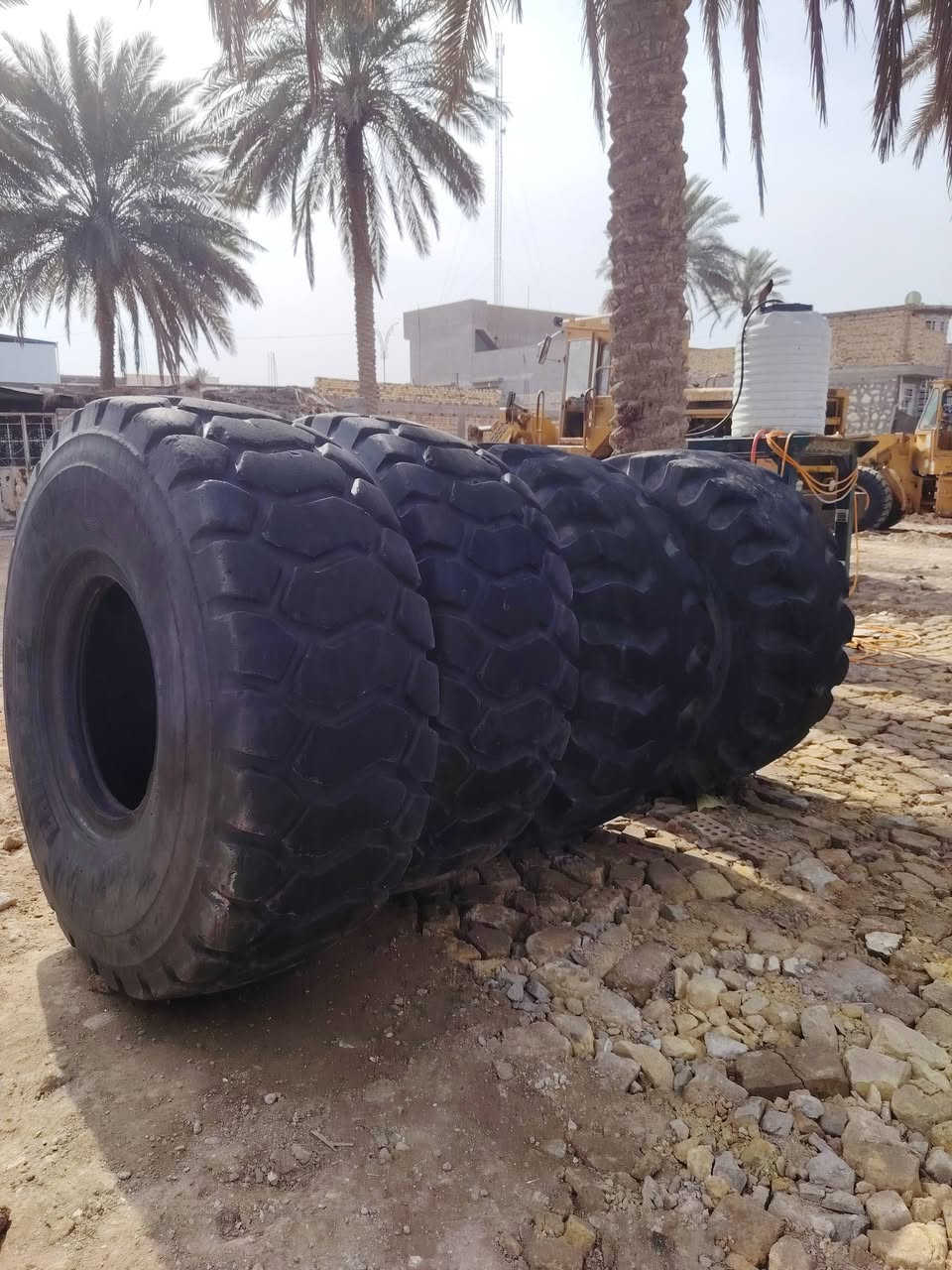 للبيع تايرات مال شفل حجم ٢٣ تخم نضيفات مكاني بابل رقم الهاتف ***********
