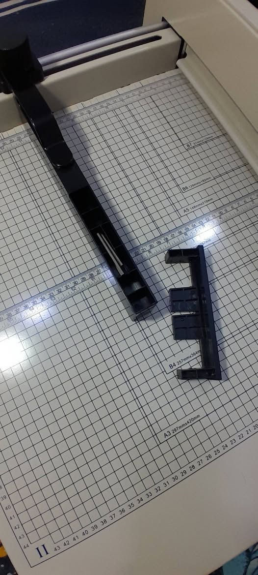 سلام عليكم ... كتر هيدروليكي قياس A3 نظافة 98% كامل المرفقات (كارتون + فلين + ادوات) باستخدام قليل وادواته متوفرة بالمتنبي (شفرة + بليتة قص) باسعار مناسبة .. السعر شامل التوصيل 165 الف علما ان سعر الجديد اكثر من 200 الف

للتواصل: *********** واتساب
