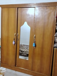 كنتور 3 باب • قابل تفاوض • مراسلة الصفحة