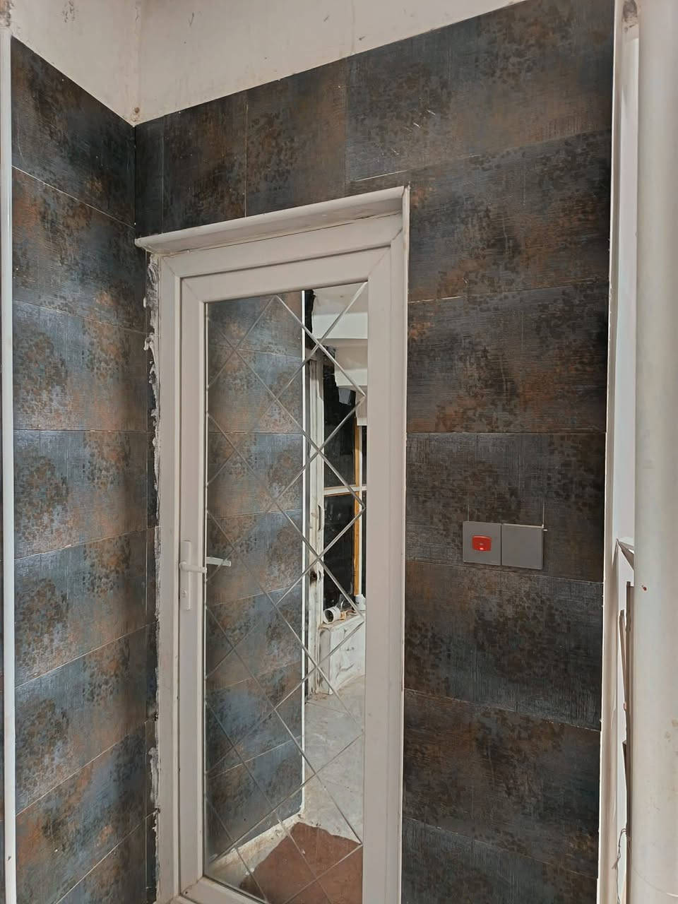 🏠دار سكن للبيع 🏠
واصل تطويب ومرقم
المكان ال حمد نزله شيخ سامي اول فرع بالنزله✨✨🌹🌹
١٠٠ متر🌹🌹
طابقين مسلح والثالث مخزن وسطح✨✨🌹🌹
الطابق الأول يحتوي على♦️♦️♦️🌹✨✨
صاله✨✨✨
غرفة نوم✨✨✨
صحيات♦️♦️♦️♦️
مطبخ♦️♦️♦️
الطابق الثاني يحتوى على🌹🌹🌹🌹
غرفتين نوم✨✨✨✨🌹🌹
صاله صغيره🌹🌹
الطابق الثالث مخزن🌹🌹
بناء درجى اولى كونكريت مسلح🌹♦️♦️✨
السعر 47 بيع او مراوس🏠🏠
الاتصال ع واتساب او رقم 📱
***********📱
***********☎️
