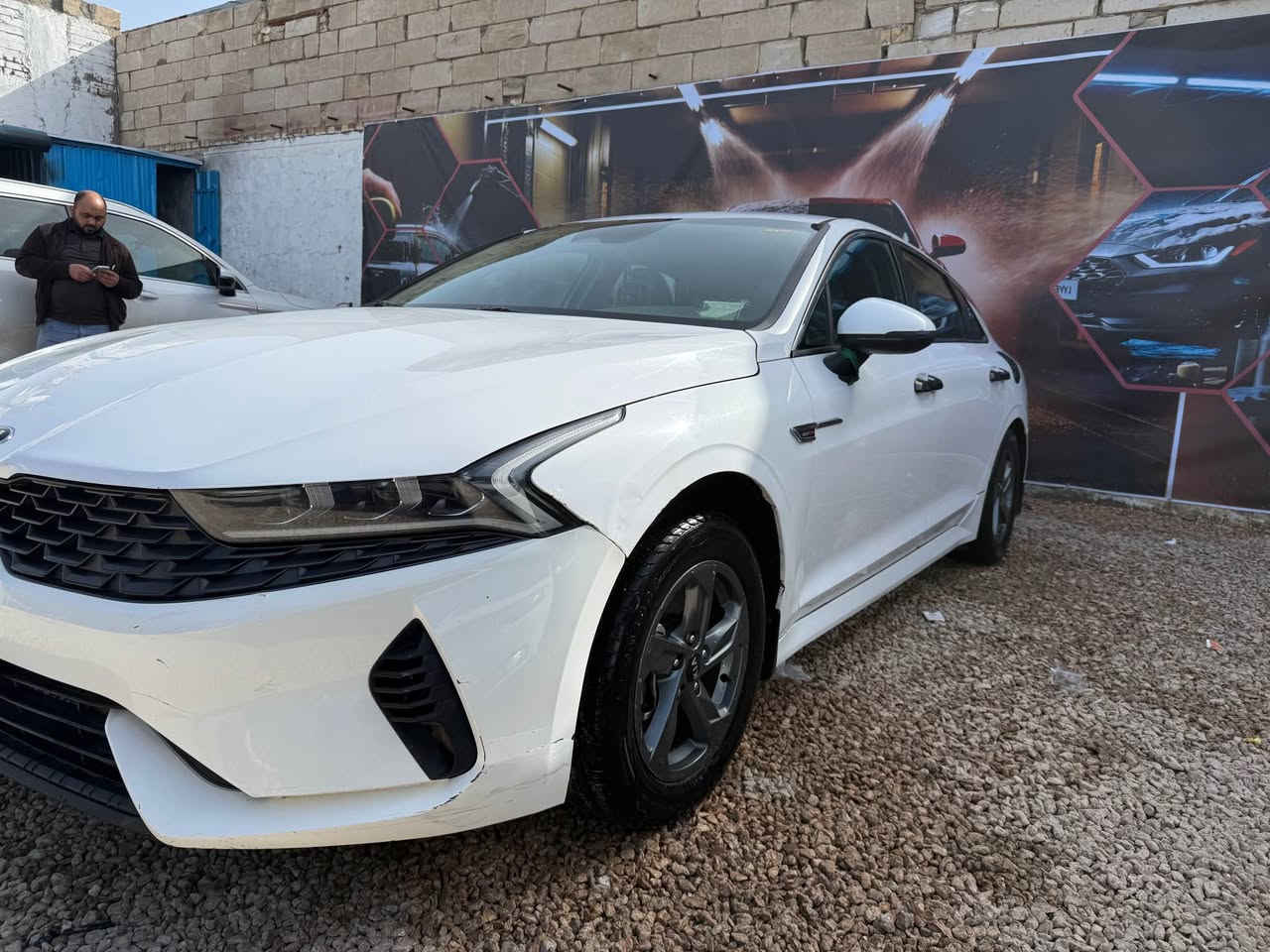 كي فايف للبيع – K5 LXS موديل 2021 معوقين بعدله سنه
السعرر 135$ بيها مجال
ضرر السياره وارد امريكي جاملغ صبغ امامي وبنيد تبديل بدون دواخل 
المواصفات::
 . صندوق ذكي يفتح تلقائيًا عند الاقتراب (Smart Trunk)
 . محرك 1.6 لتر – 4 سلندر قوي واقتصادي
 . كير أوتوماتيك 8 سرعات (أفضل من CVT)
 • أنوار أمامية LED + DRL (نهارية)
 . تشغيل بصمة (Push Button Start)
 . دخول ذكي بدون مفتاح
 . تشغيل عن بُعد (Remote Start)
 . شاشة وسطية لمس 8 إنش تدعم Apple CarPlay وAndroid Auto
 . كاميرا خلفية عالية الوضوح
 . حساسات خلفية 
 . نظام صوتي بـ6 سماعات عالية النقاء
 . تحكم كامل من المقود (صوت – شاشة – مثبت سرعة)
 . مثبت سرعة (Cruise Control)
 . نظام الثبات الإلكتروني ESC + مانع انزلاق ABS
 . مراقبة ضغط الإطارات TPMS
 . وضعيات قيادة (عادي – رياضي – اقتصادي)
 مكاني الديوانيه قضاء الشاميه 
تفاصيل اكثر  ‭***********‬ النجف, العراق
