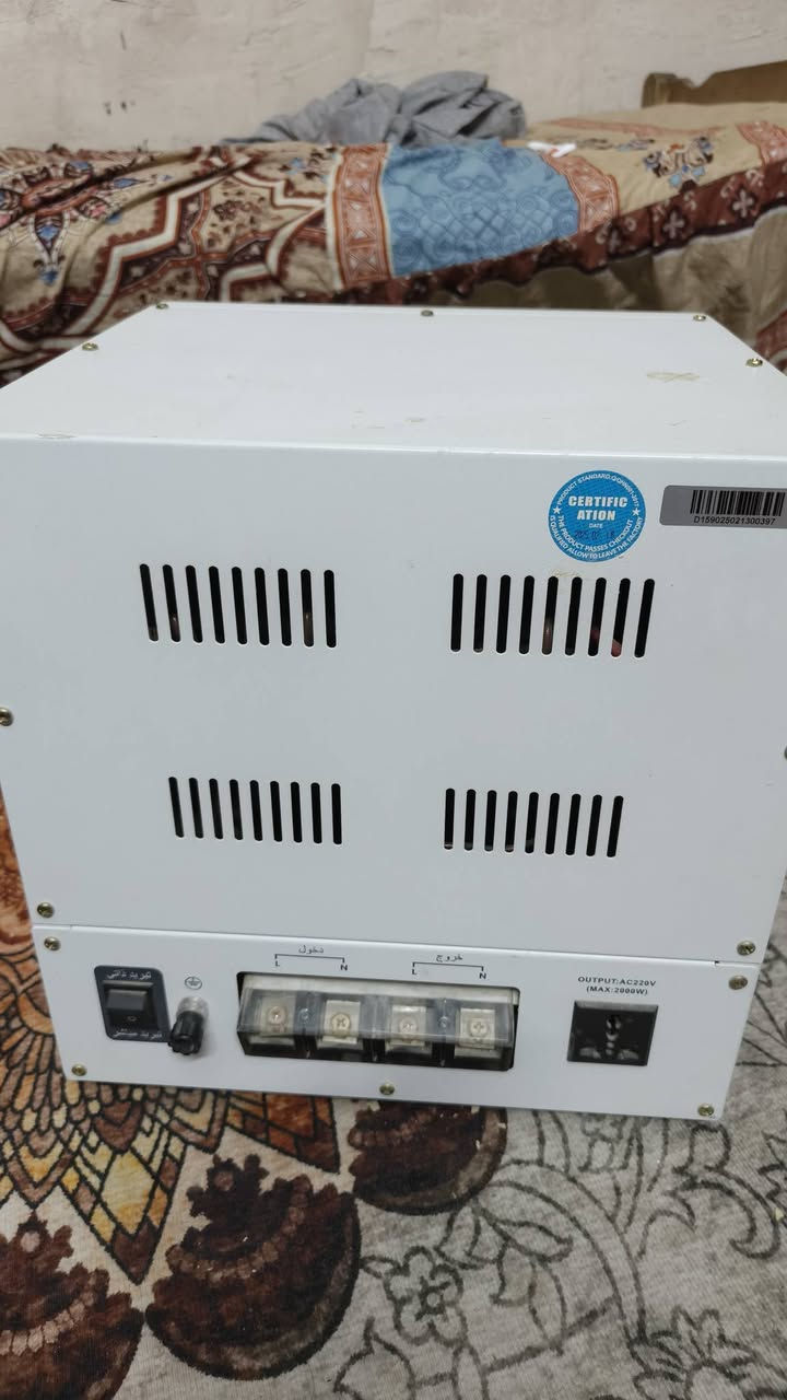للبيع: رافعة فولتية 20KVA شركة MD-Group الأصلية
رافعة قوية تشغل بيت كامل، تبريد عدد 2 + إنارة + أجهزة كهربائية. 

الحالة: مستعملة شهر واحد فقط نظيفة، 100% .
الشركة: MD-Group أفكار
الموديل: 20KVA95
الصنف: منظم جهد أوتوماتيكي AC Automatic Voltage Regulator

المميزات:
• ترفع الفولتية من 95V وتعالجها للـ 220V يعني تشتغل حتى لو الكهرباء ضعيفة كلش. • شاشة ديجيتال تعرض فولتية الدخول والخروج + نسبة الحمل + الحرارة. • حماية من ارتفاع وانخفاض الفولتية Overvoltage / Undervoltage. • نظام تبريد بمروحة + جوزات حماية أصلية. • مقابض حمل قوية لسهولة النقل. 
تشغل: سبلت 2 طن عدد 2، أو بيت كامل بأمان.

السعر: [500الف]
المكان: بغداد - [البياع]
للتواصل: [***********]
